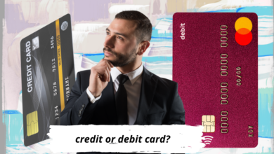 The Difference Between a Credit and Debit Card