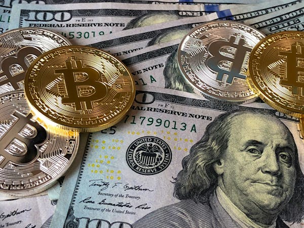Differences between guaranteed and non-guaranteed investments